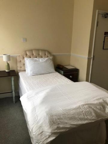 Hotel Baker Arms Hertford Esterno foto