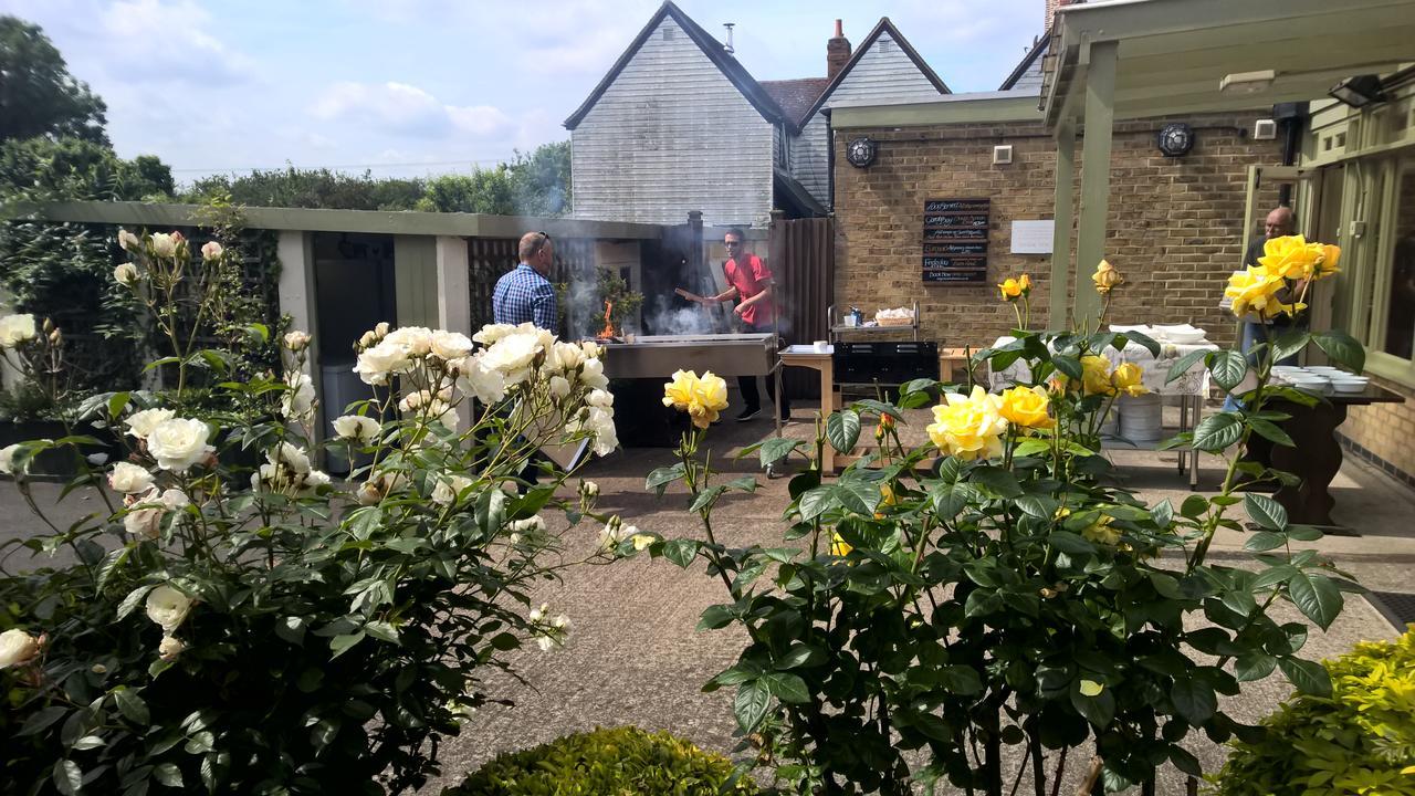 Hotel Baker Arms Hertford Esterno foto
