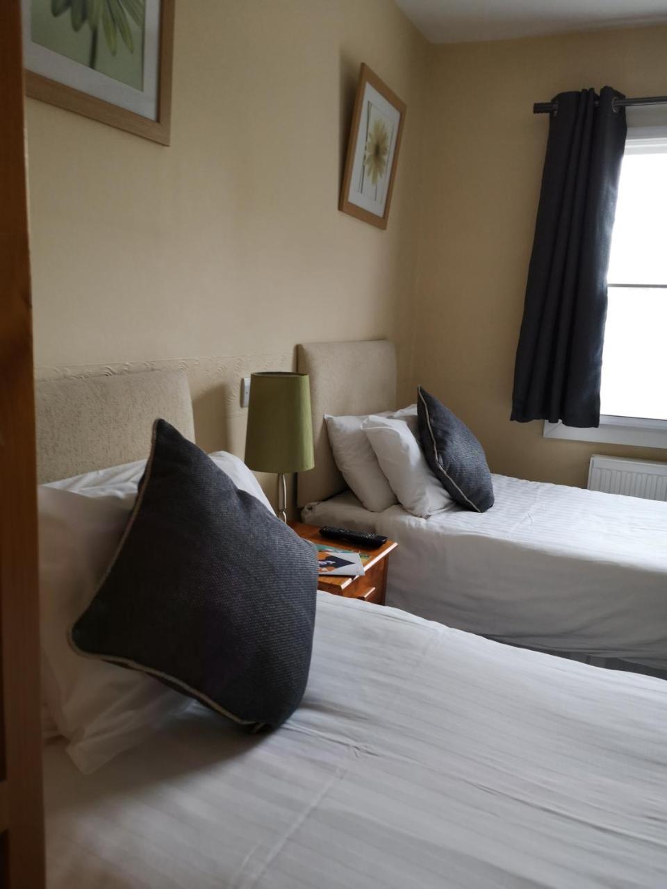 Hotel Baker Arms Hertford Esterno foto